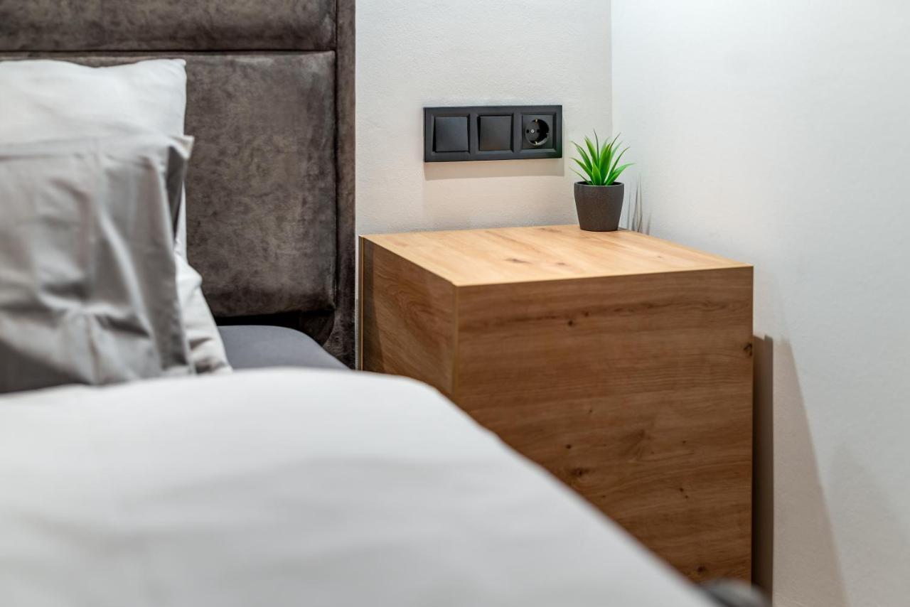 Downtown Luxury By Stlcz With 2 Bathrooms Budapest Bagian luar foto