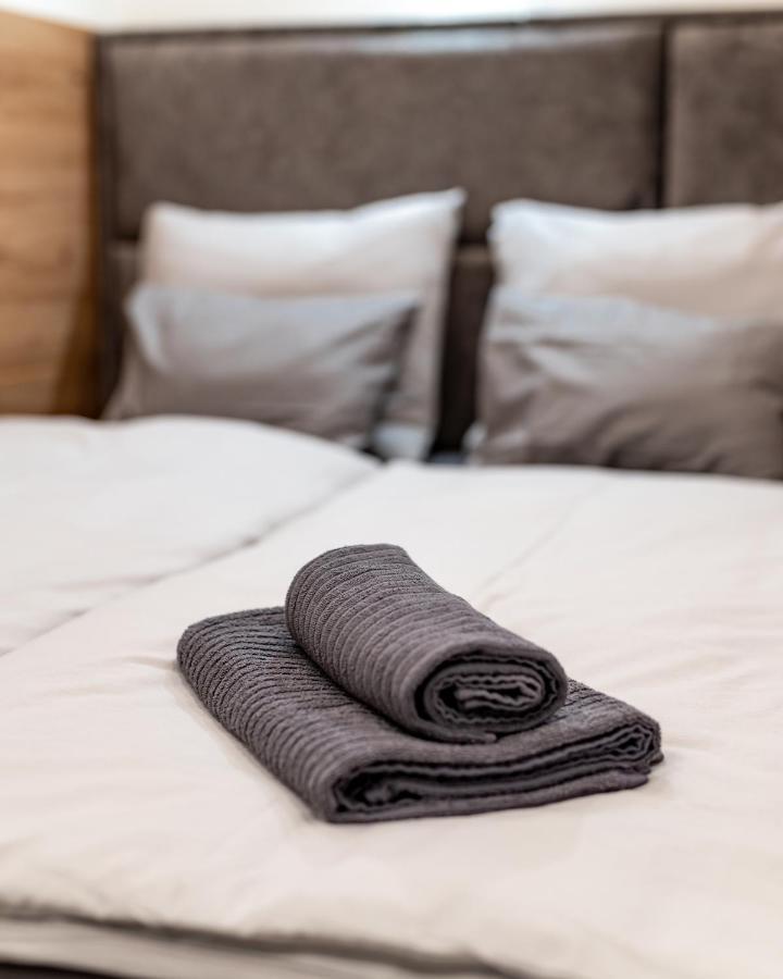 Downtown Luxury By Stlcz With 2 Bathrooms Budapest Bagian luar foto